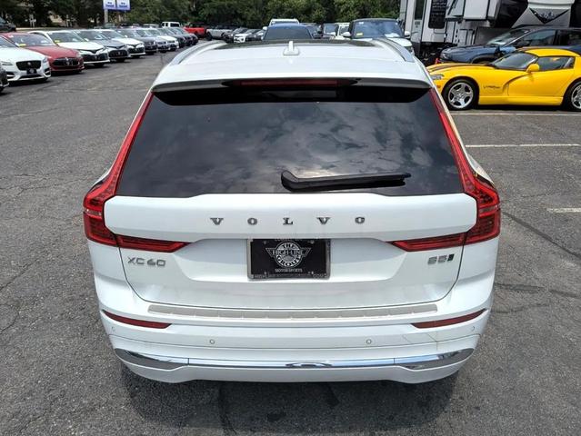 Photo of 2022 White Volvo XC60