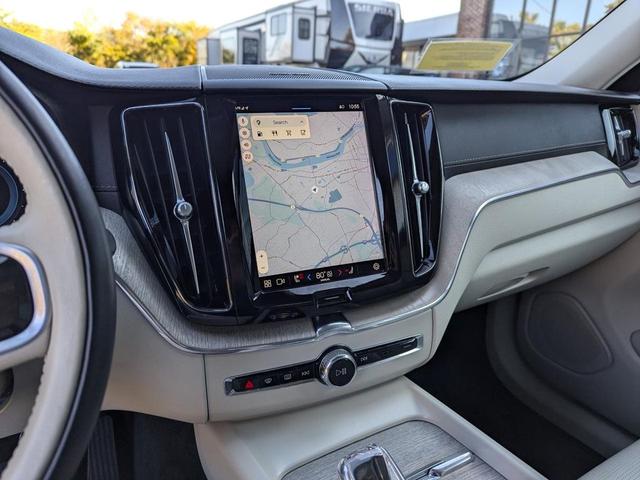 Photo of 2022 White Volvo XC60