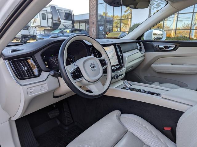 Photo of 2022 White Volvo XC60