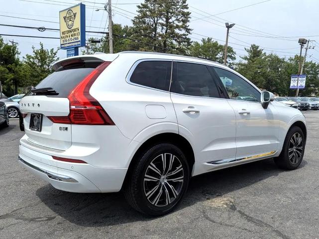 Photo of 2022 White Volvo XC60