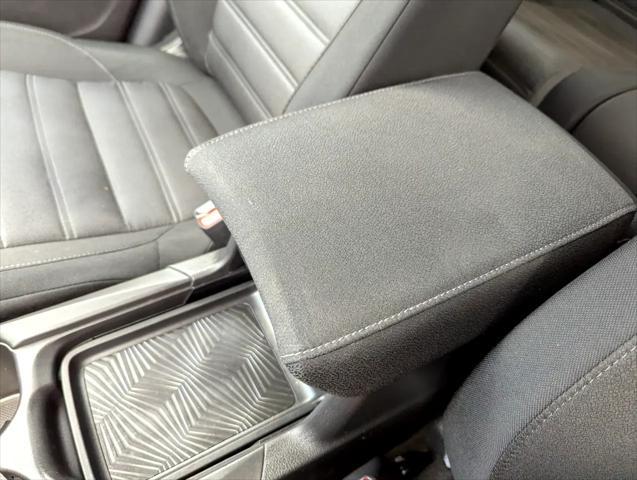 Photo of 2018 Dark Olive Metallic Honda CR-V