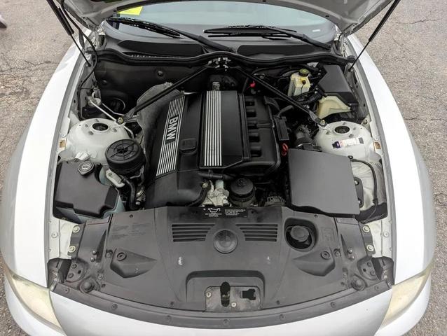 Photo of 2004 Titanium Silver Metallic BMW Z4