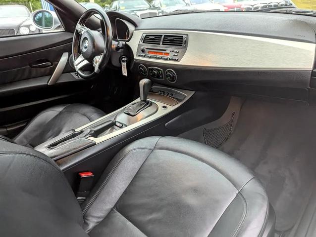 Photo of 2004 Titanium Silver Metallic BMW Z4