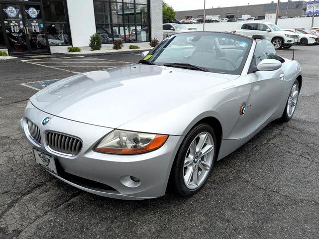 Photo of 2004 Titanium Silver Metallic BMW Z4