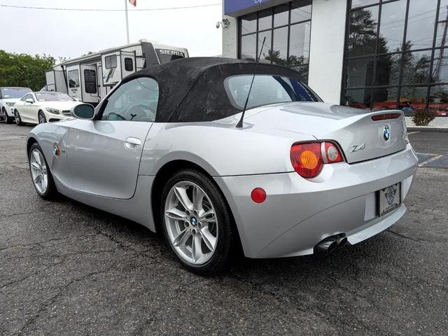Photo of 2004 Titanium Silver Metallic BMW Z4