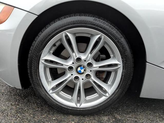 Photo of 2004 Titanium Silver Metallic BMW Z4