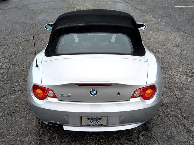 Photo of 2004 Titanium Silver Metallic BMW Z4