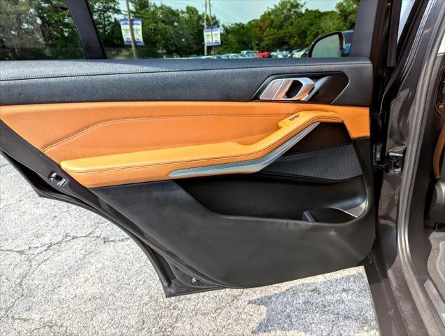 Photo of 2022 Gray BMW X7