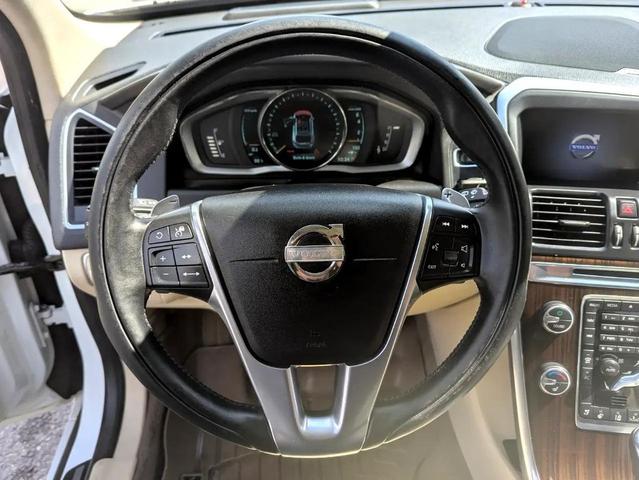 Photo of 2014 Crystal White Pearl Volvo XC60