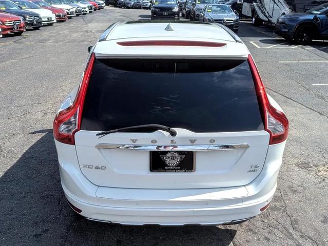 Photo of 2014 Crystal White Pearl Volvo XC60