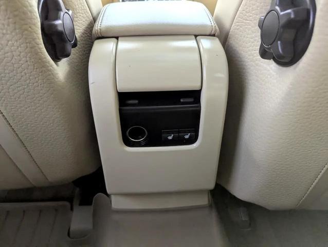 Photo of 2014 Crystal White Pearl Volvo XC60