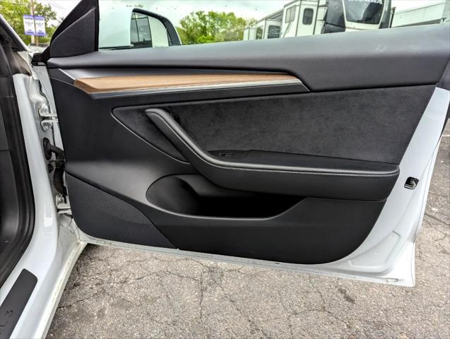 Photo of 2021 Pearl White Multi-Coat Tesla Model 3