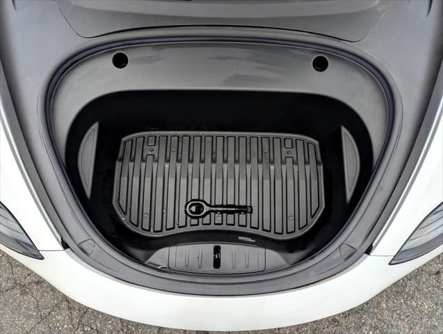 Photo of 2021 Pearl White Multi-Coat Tesla Model 3