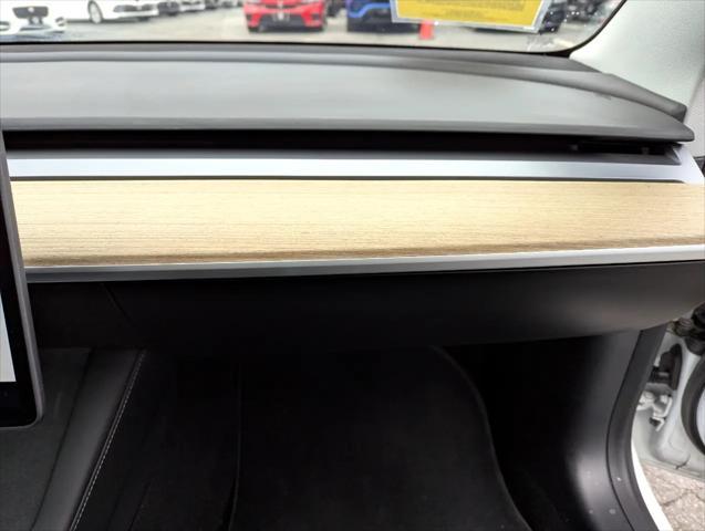 Photo of 2021 Pearl White Multi-Coat Tesla Model 3
