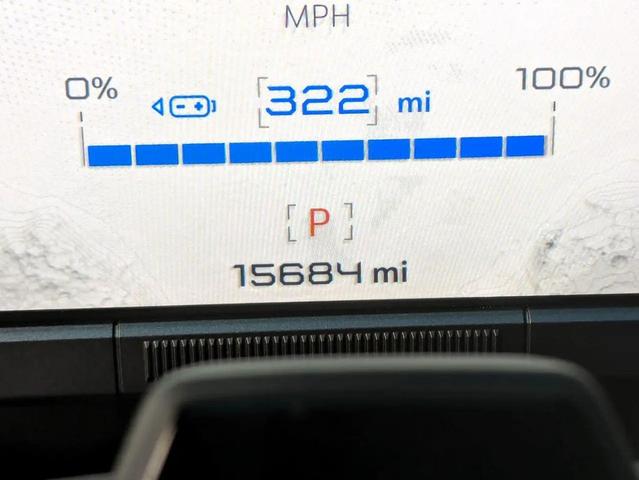 Photo of 2023 Interstellar White GMC HUMMER EV Pickup
