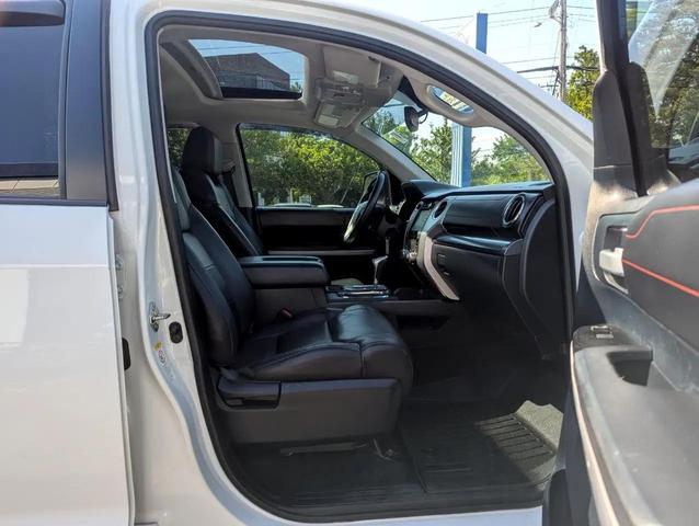 Photo of 2019 Super White Toyota Tundra