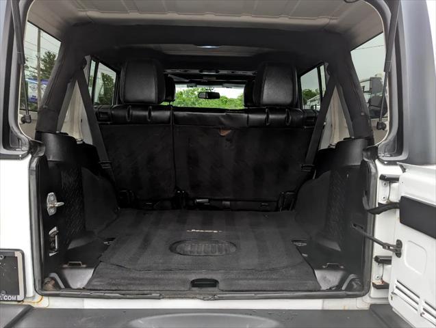 Photo of 2015 Bright White Clearcoat Jeep Wrangler Unlimited