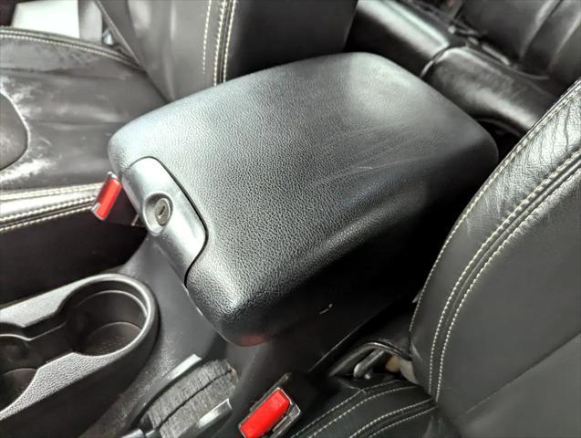 Photo of 2015 Bright White Clearcoat Jeep Wrangler Unlimited