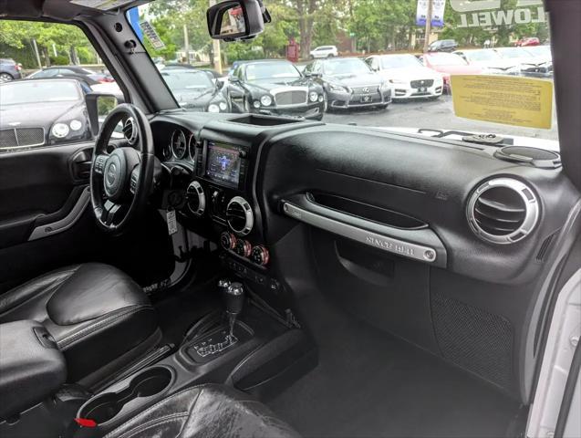 Photo of 2015 Bright White Clearcoat Jeep Wrangler Unlimited