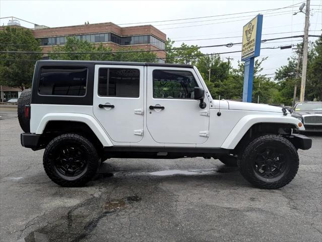 Photo of 2015 Bright White Clearcoat Jeep Wrangler Unlimited