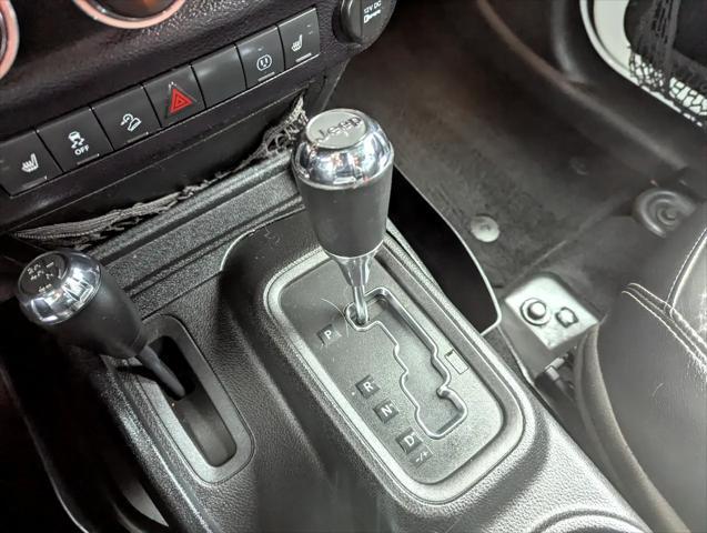 Photo of 2015 Bright White Clearcoat Jeep Wrangler Unlimited