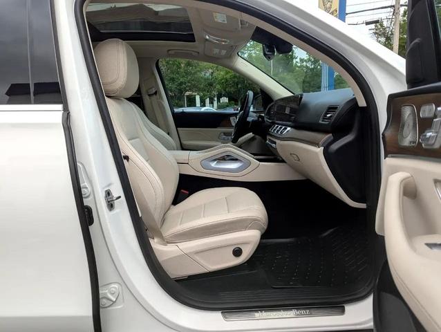 Photo of 2024 White Mercedes-Benz GLE 450