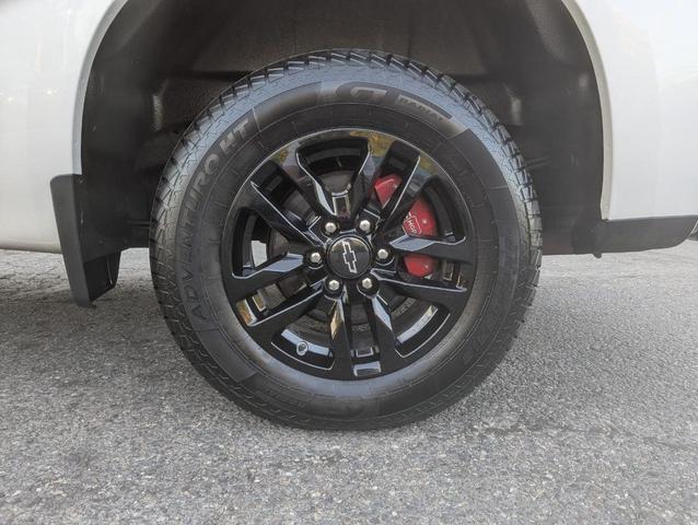 Photo of 2021 Iridescent Pearl Tricoat Chevrolet Silverado 1500