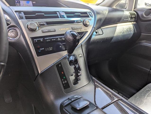 Photo of 2013 Pearl White Lexus RX 350
