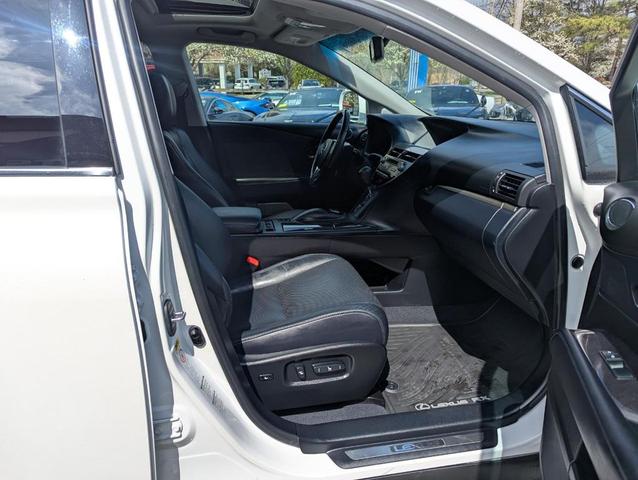 Photo of 2013 Pearl White Lexus RX 350