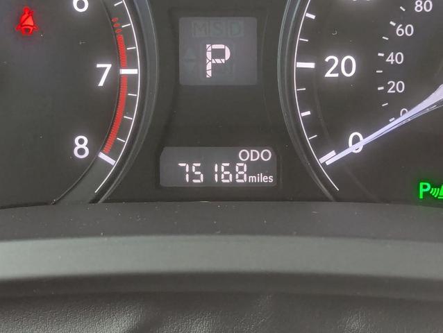 Photo of 2013 Pearl White Lexus RX 350