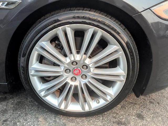 Photo of 2017 Gray Jaguar XJ