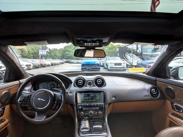 Photo of 2017 Gray Jaguar XJ
