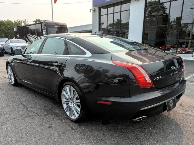 Photo of 2017 Gray Jaguar XJ