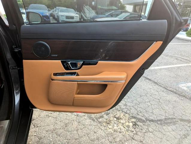 Photo of 2017 Gray Jaguar XJ