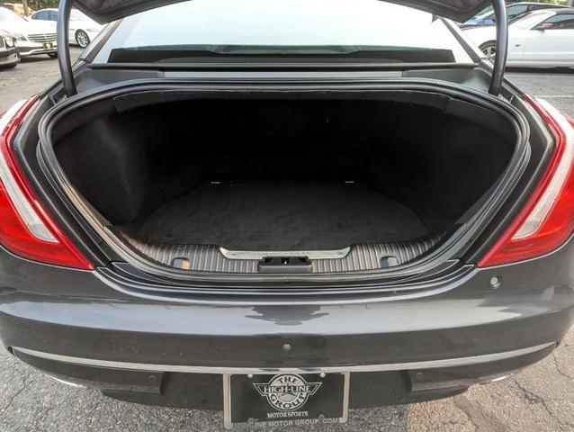 Photo of 2017 Gray Jaguar XJ