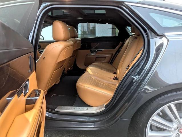 Photo of 2017 Gray Jaguar XJ