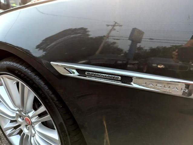 Photo of 2017 Gray Jaguar XJ