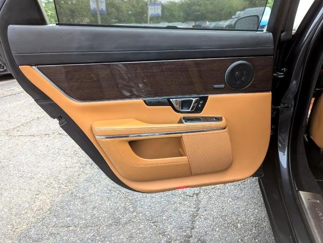 Photo of 2017 Gray Jaguar XJ