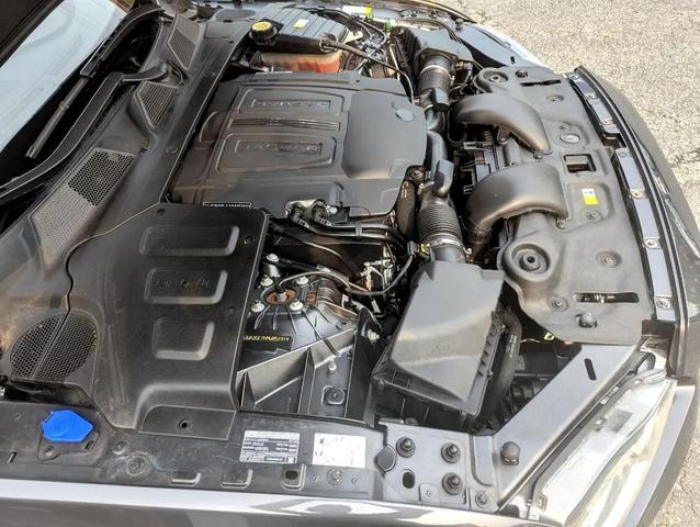 Photo of 2017 Gray Jaguar XJ