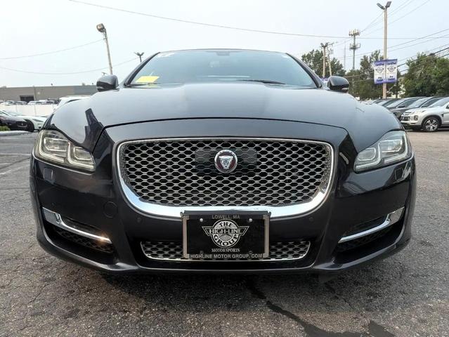 Photo of 2017 Gray Jaguar XJ