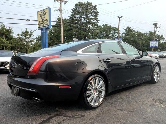 Photo of 2017 Gray Jaguar XJ