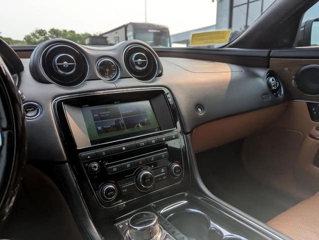 Photo of 2017 Gray Jaguar XJ
