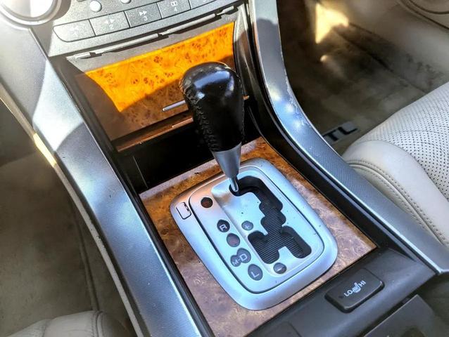 Photo of 2006 White Diamond Pearl Acura TL