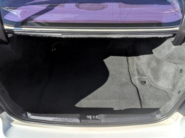 Photo of 2006 White Diamond Pearl Acura TL