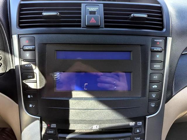 Photo of 2006 White Diamond Pearl Acura TL