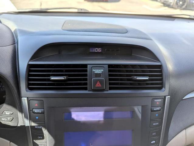 Photo of 2006 White Diamond Pearl Acura TL