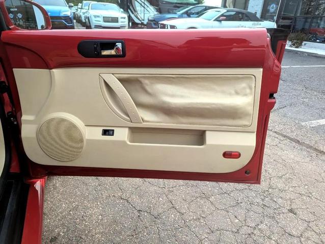 Photo of 2008 Red Volkswagen New Beetle