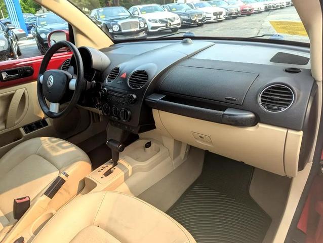 Photo of 2008 Red Volkswagen New Beetle