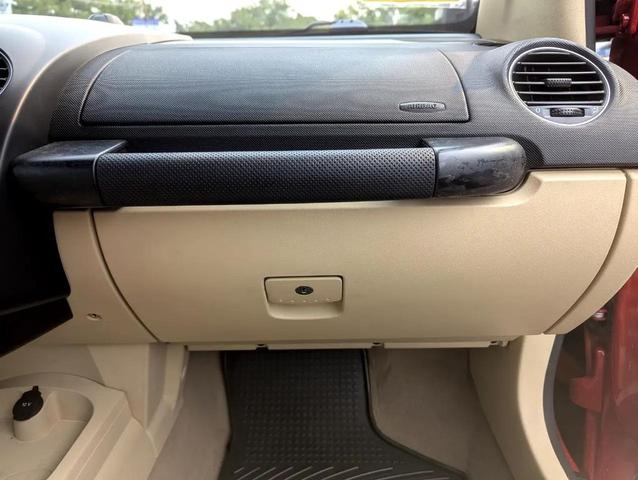 Photo of 2008 Red Volkswagen New Beetle