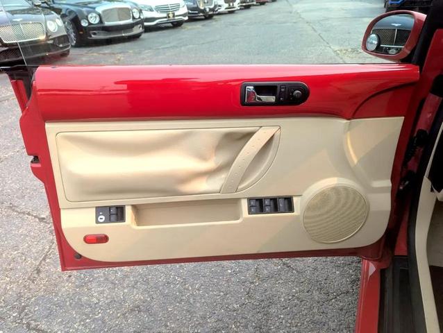 Photo of 2008 Red Volkswagen New Beetle